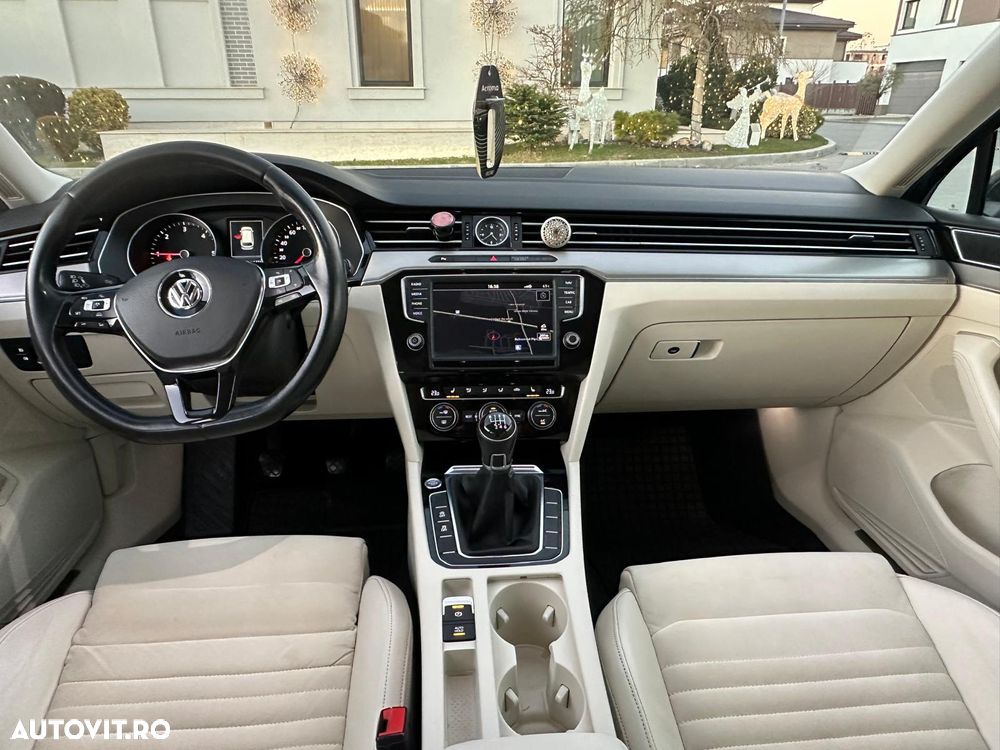 Volkswagen Passat 2.0 TDI Highline - 14