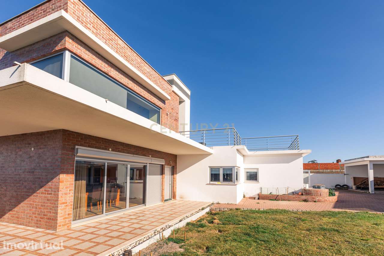 MORADIA T4 TÉRREA || ANEXO || VIEIRA DE LEIRIA - Grande imagem: 2/48