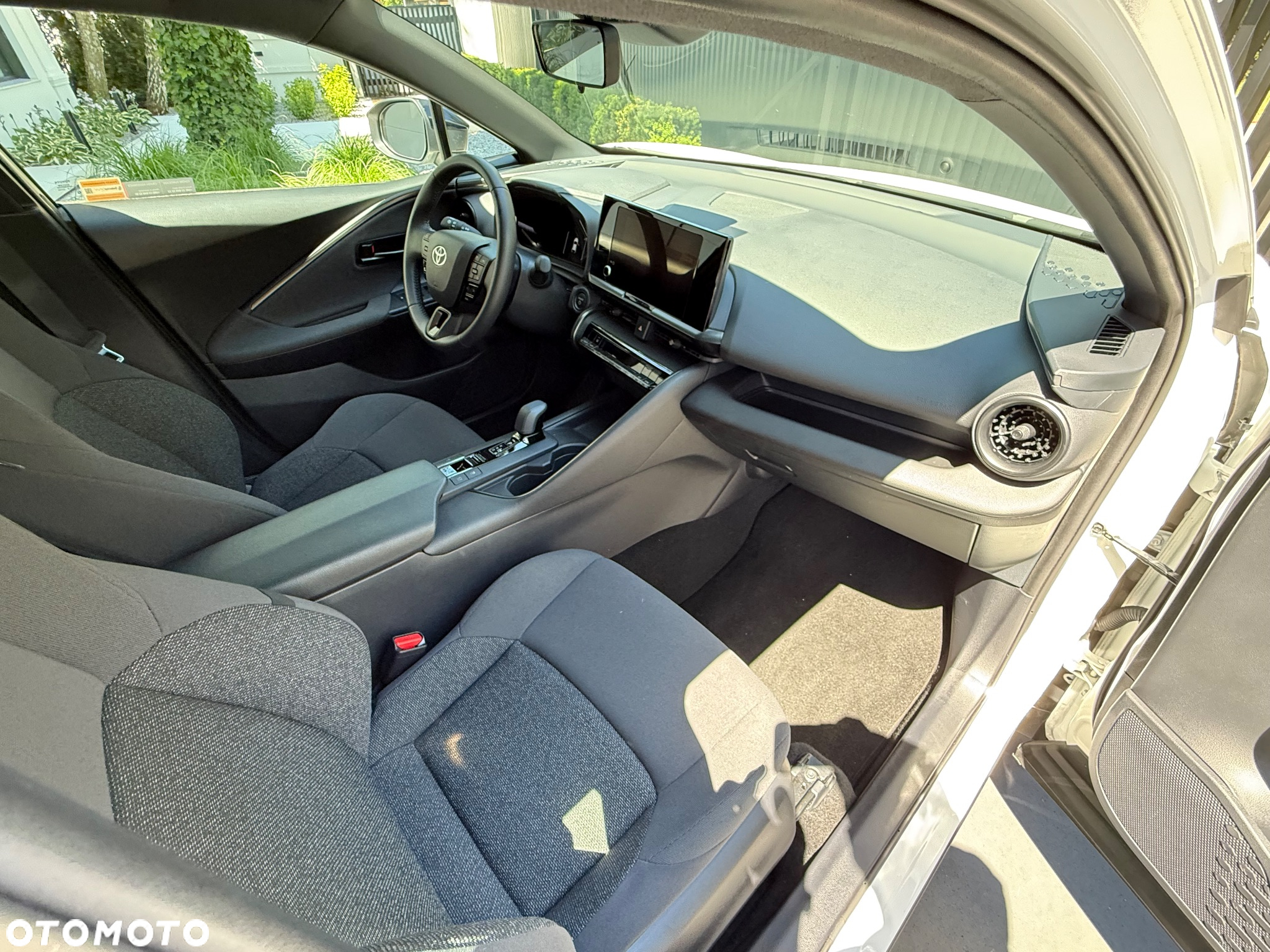 Toyota C-HR - 15