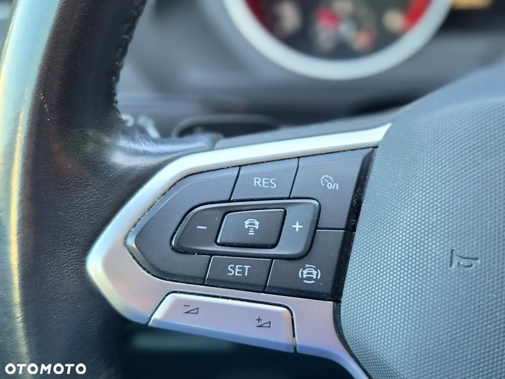 Volkswagen Tiguan - 15