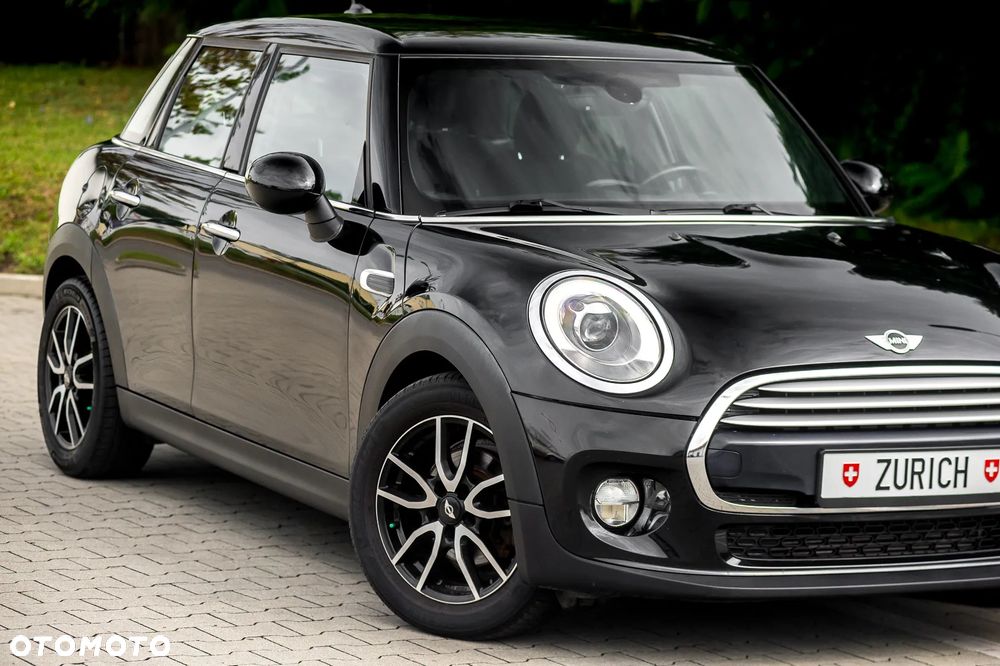 MINI Cooper Essential Trim - 33