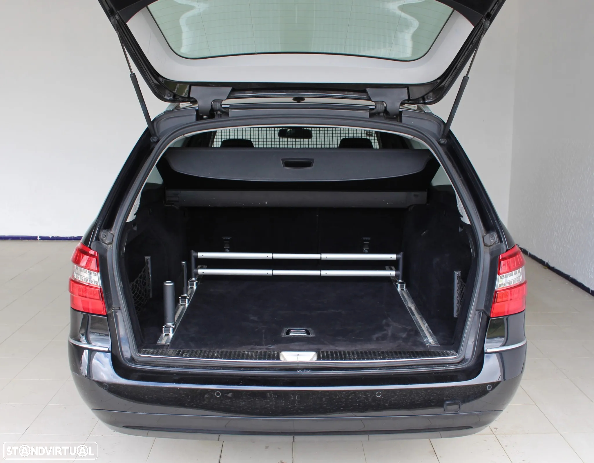 Mercedes-Benz E 220 CDi Avantgarde BlueEfficiency Auto - 6