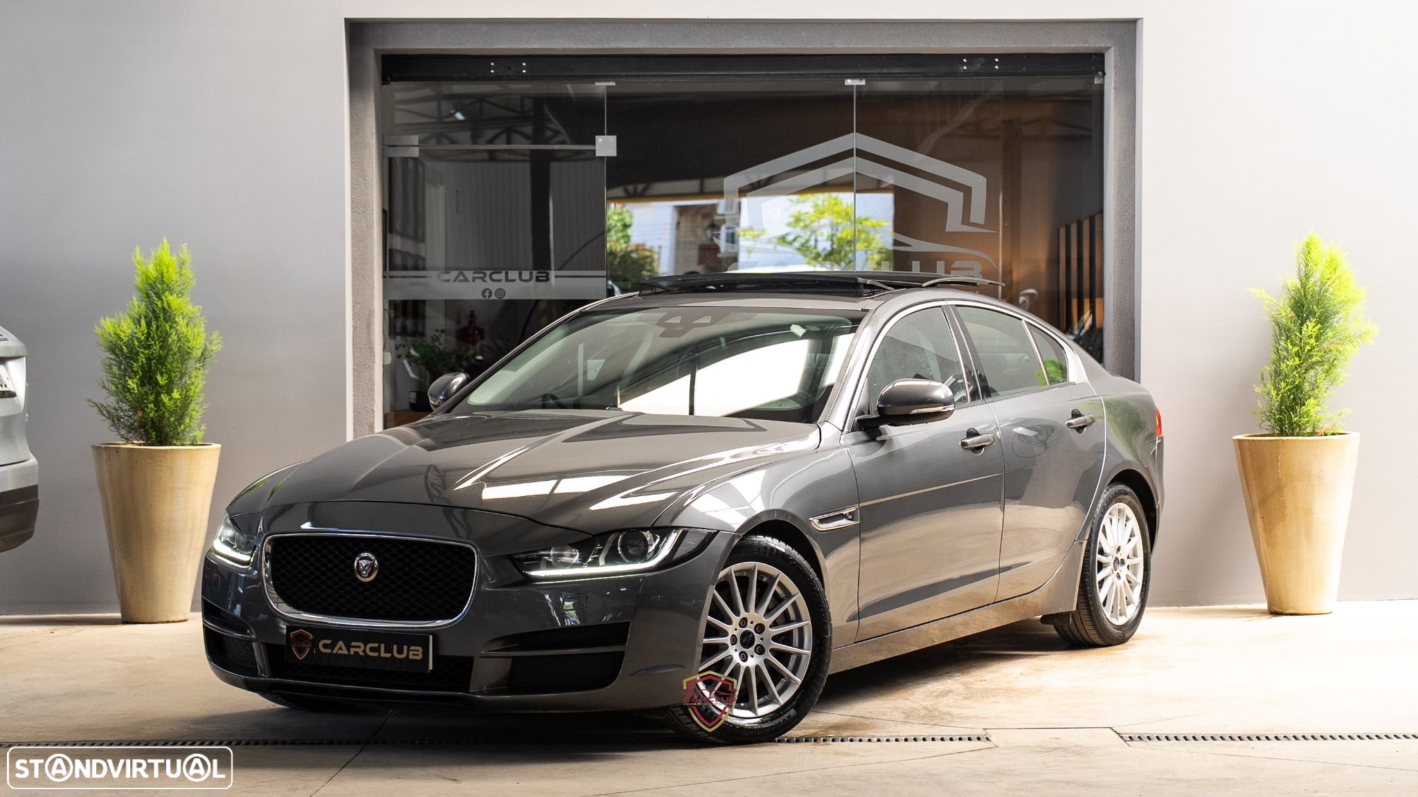 Jaguar XE 2.0 D Pure Aut. - 1