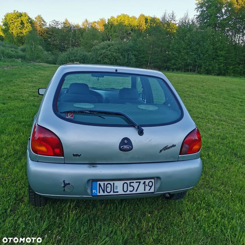 Ford Fiesta - 5