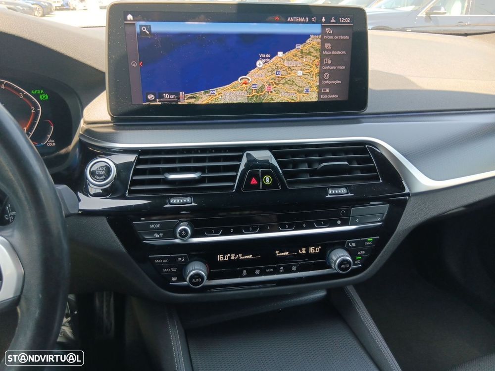 BMW 520 d Pack Desportivo M Auto - 16