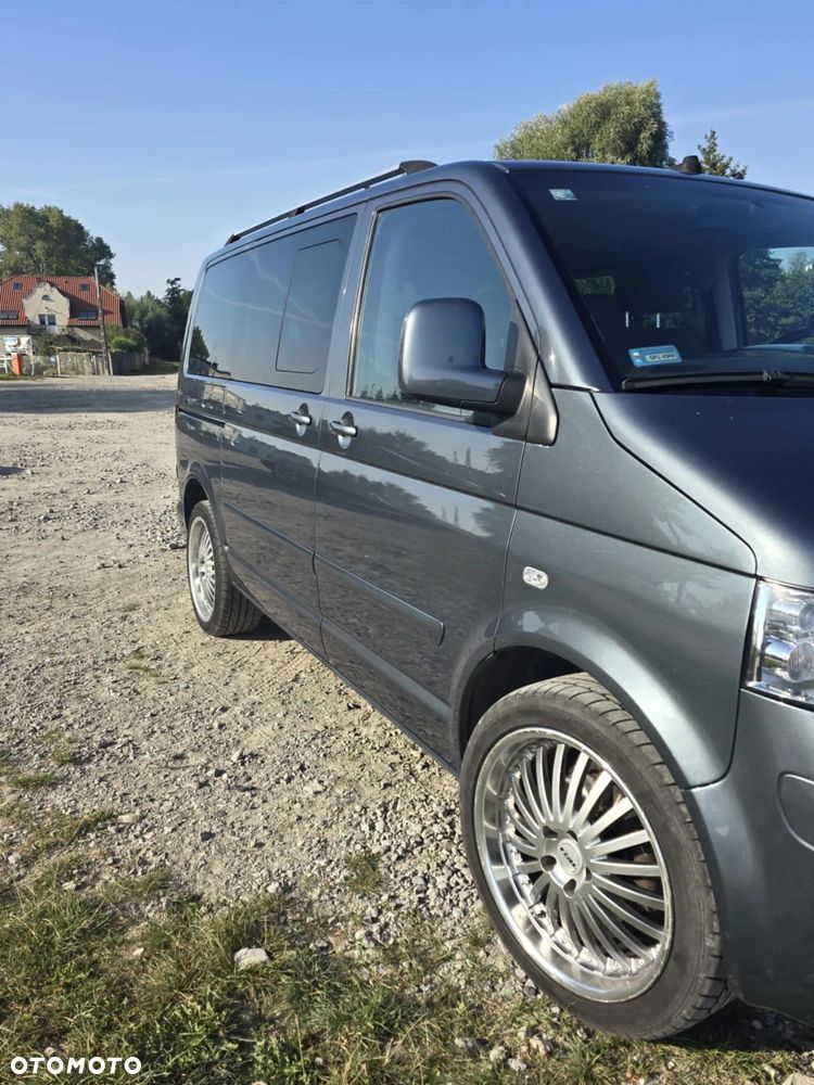Volkswagen Multivan - 13