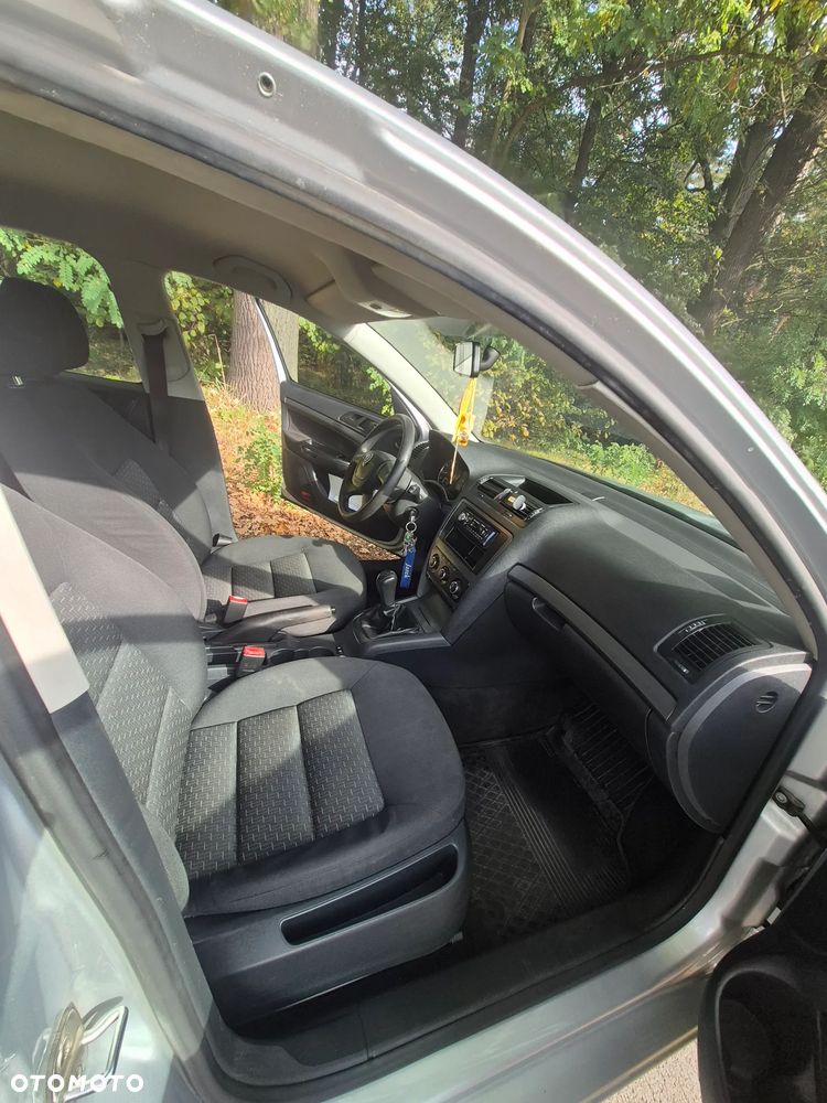 Skoda Octavia 1.6 Tour - 17