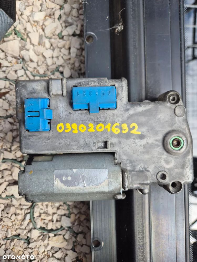 VOLKSWAGEN / AUDI SZYBERDACH / SILNICZEK 1H0959731 /  GOLF III - 5