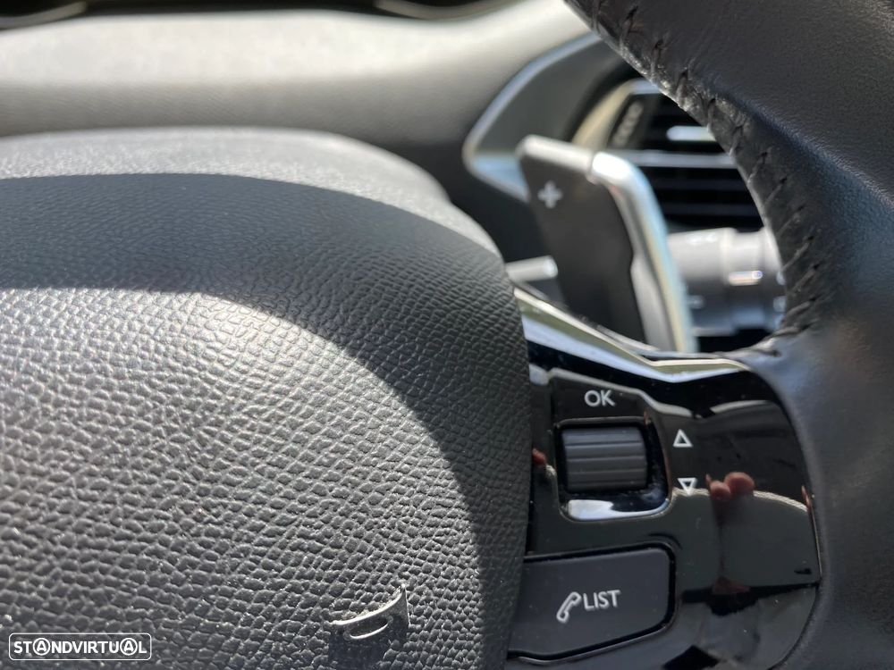 Peugeot 308 SW BlueHDi 130 EAT8 Style - 29