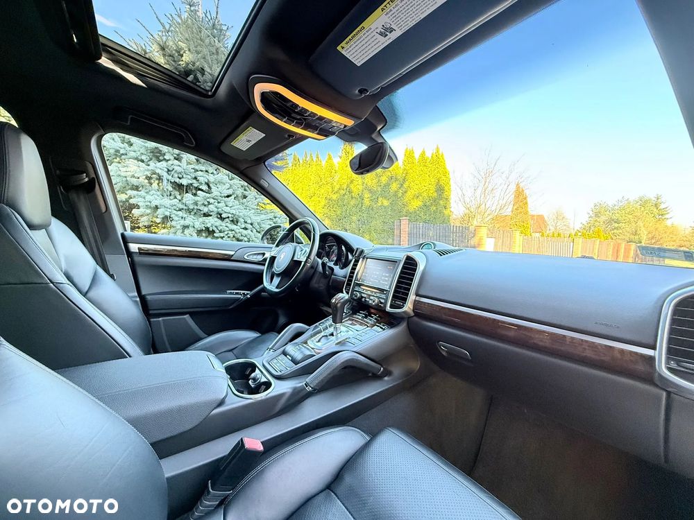 Porsche Cayenne S Hybrid - 28