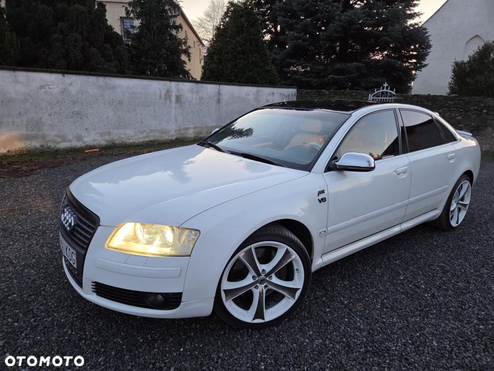 Audi A8 4.2 Quattro - 25