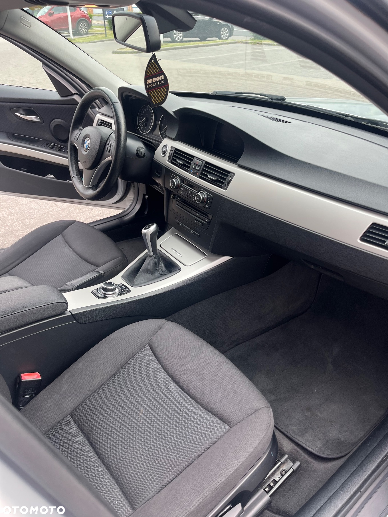 BMW Seria 3 318i - 11