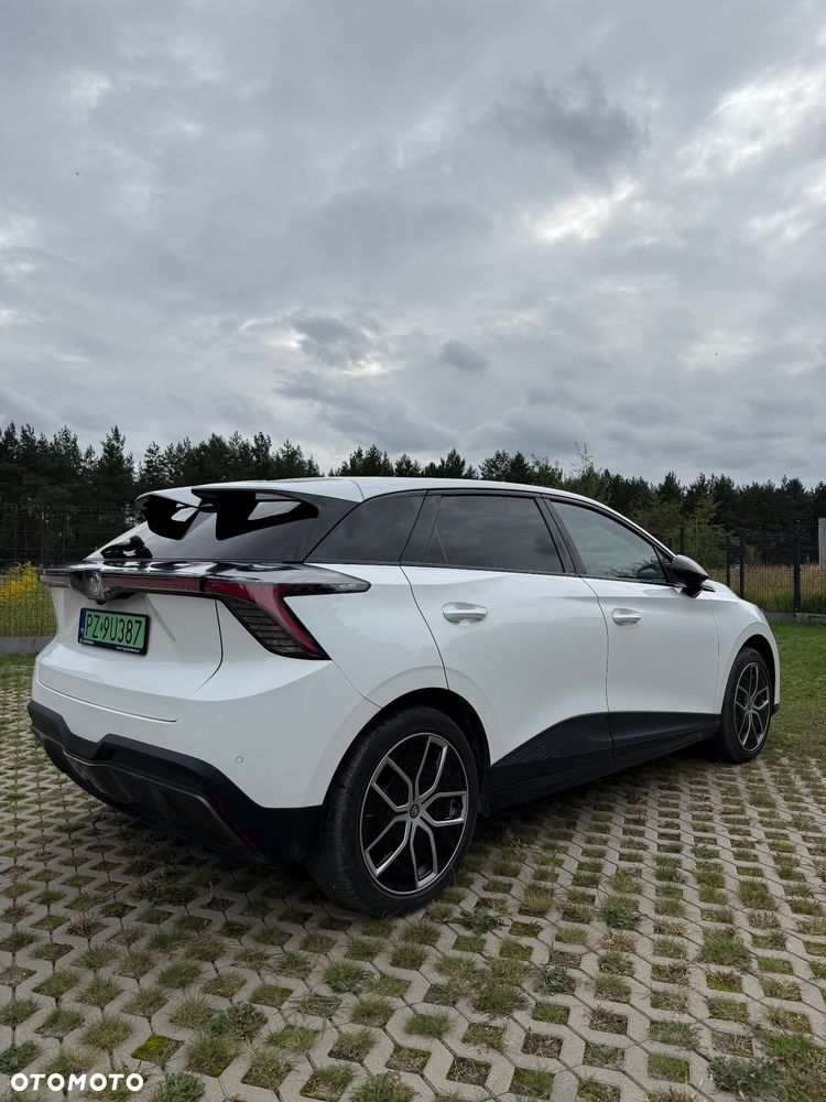 MG 4 Luxury 64 kWh - 3