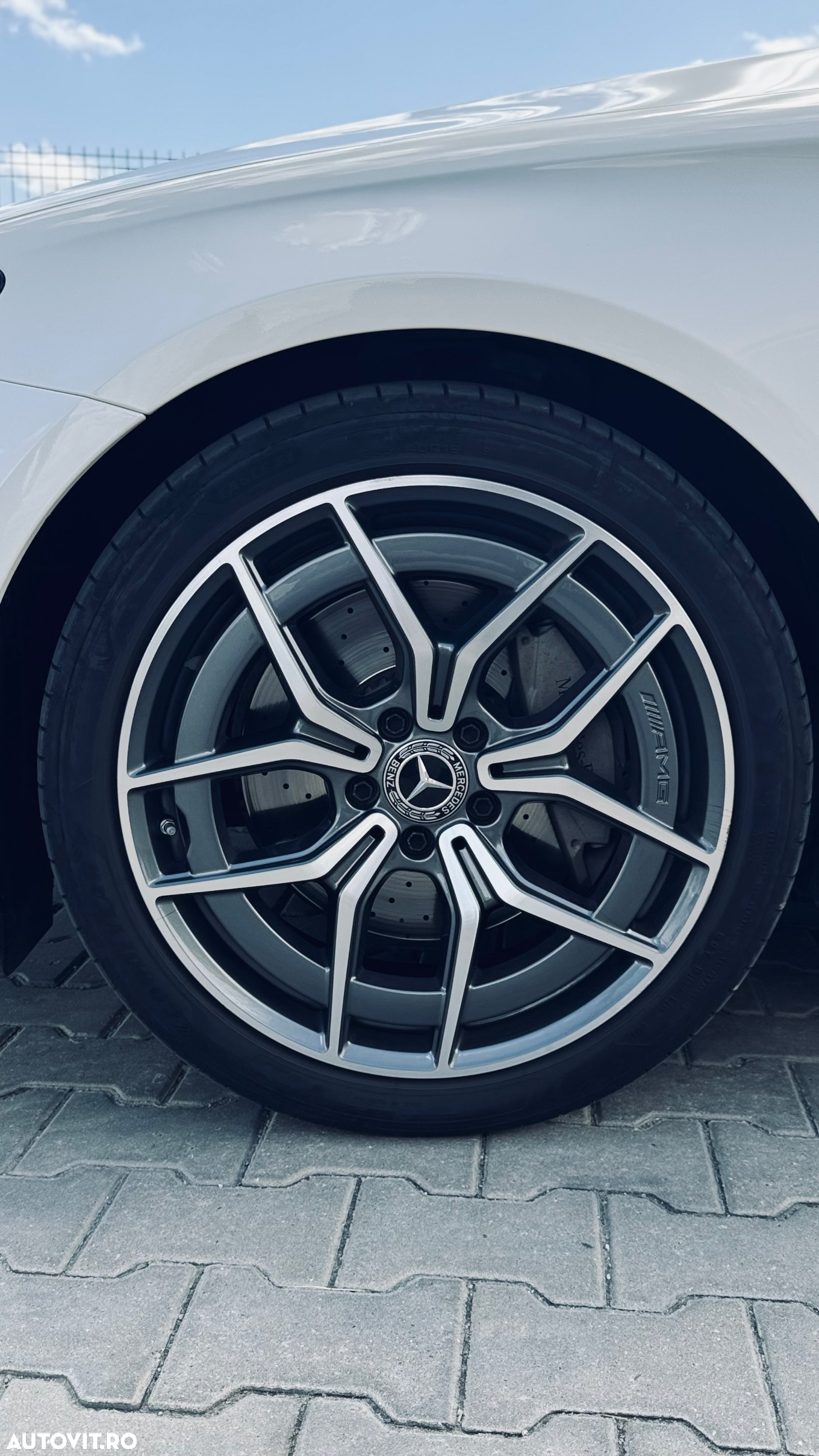 Mercedes-Benz E - 4