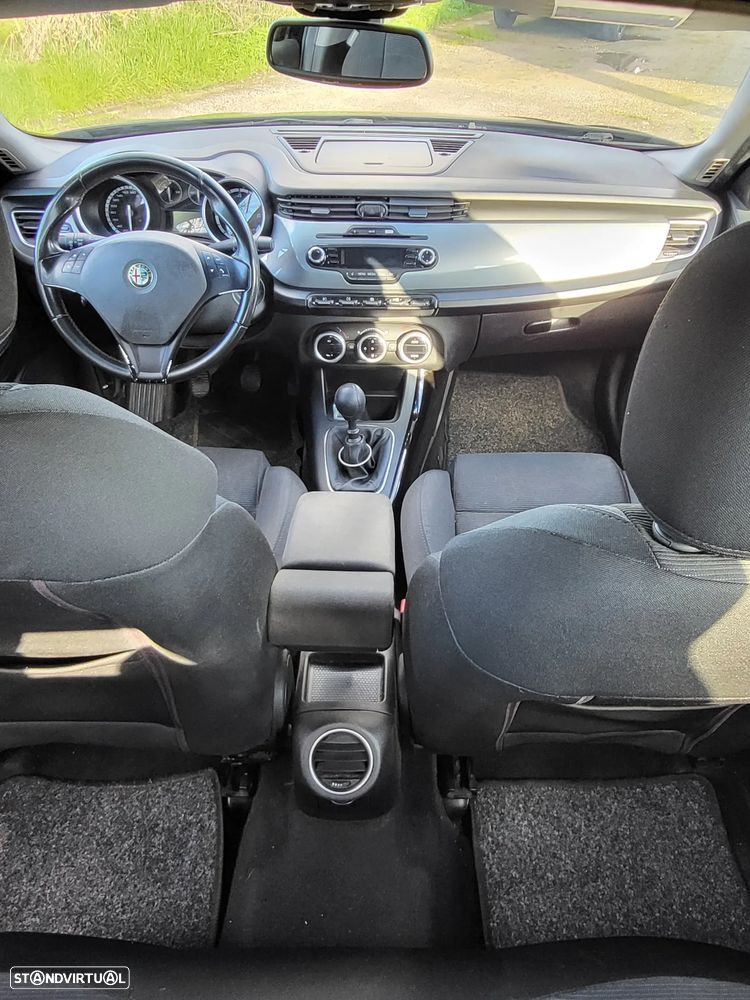 Alfa Romeo Giulietta 1.6 JTDM Exclusive 57X - 6