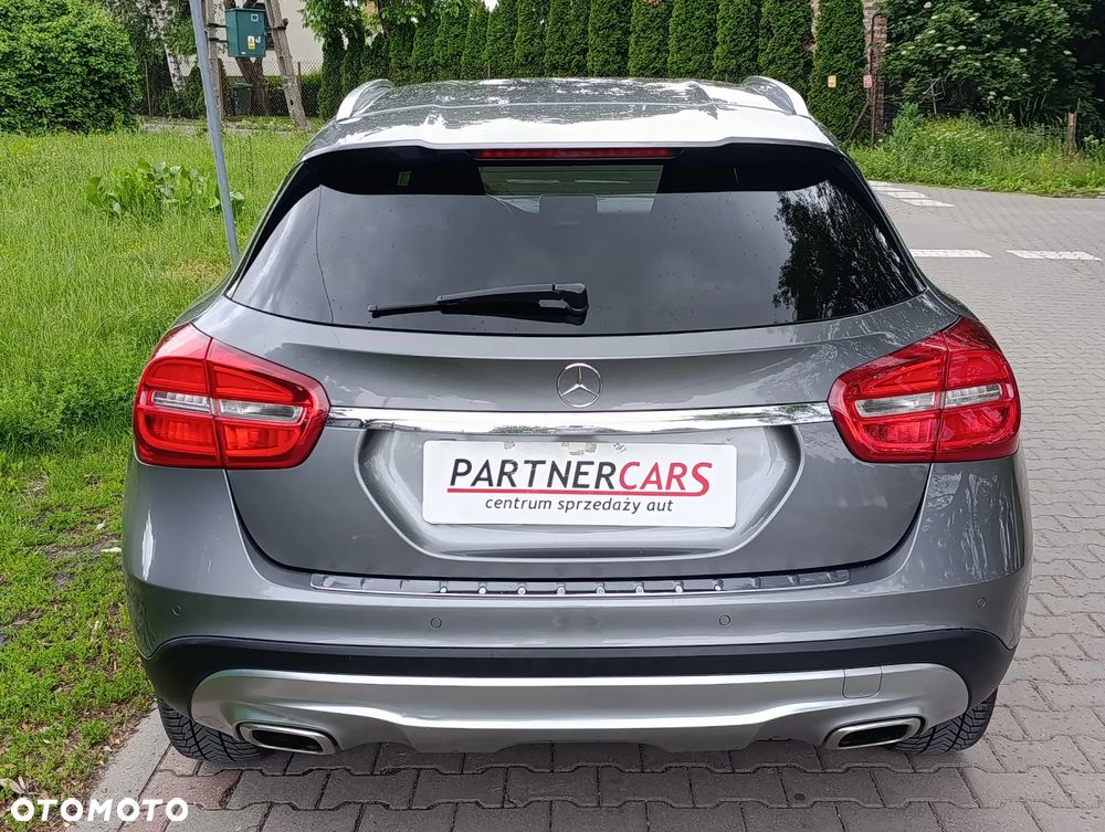 Mercedes-Benz GLA 220 d 4Matic 7G-DCT - 9