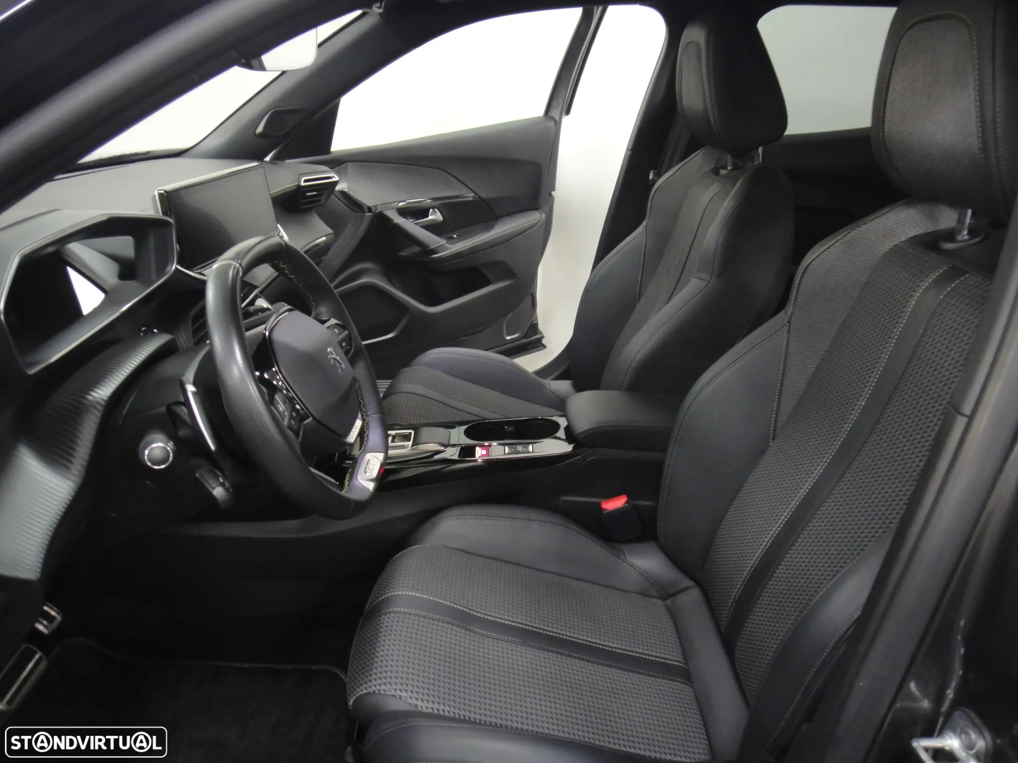 Peugeot 2008 1.2 PureTech GT EAT8 - 13