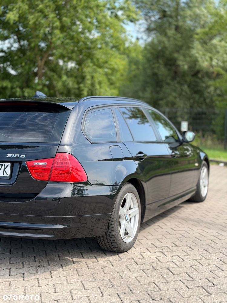 BMW Seria 3 318d - 11