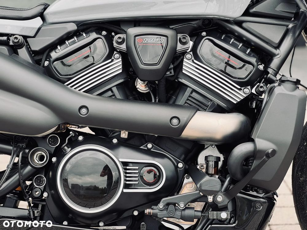 Harley-Davidson Sportster - 8