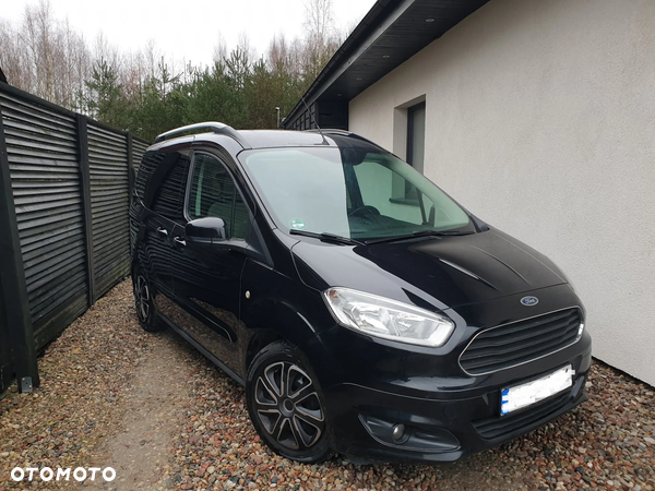 Ford Tourneo Courier 1.0 EcoBoost Titanium