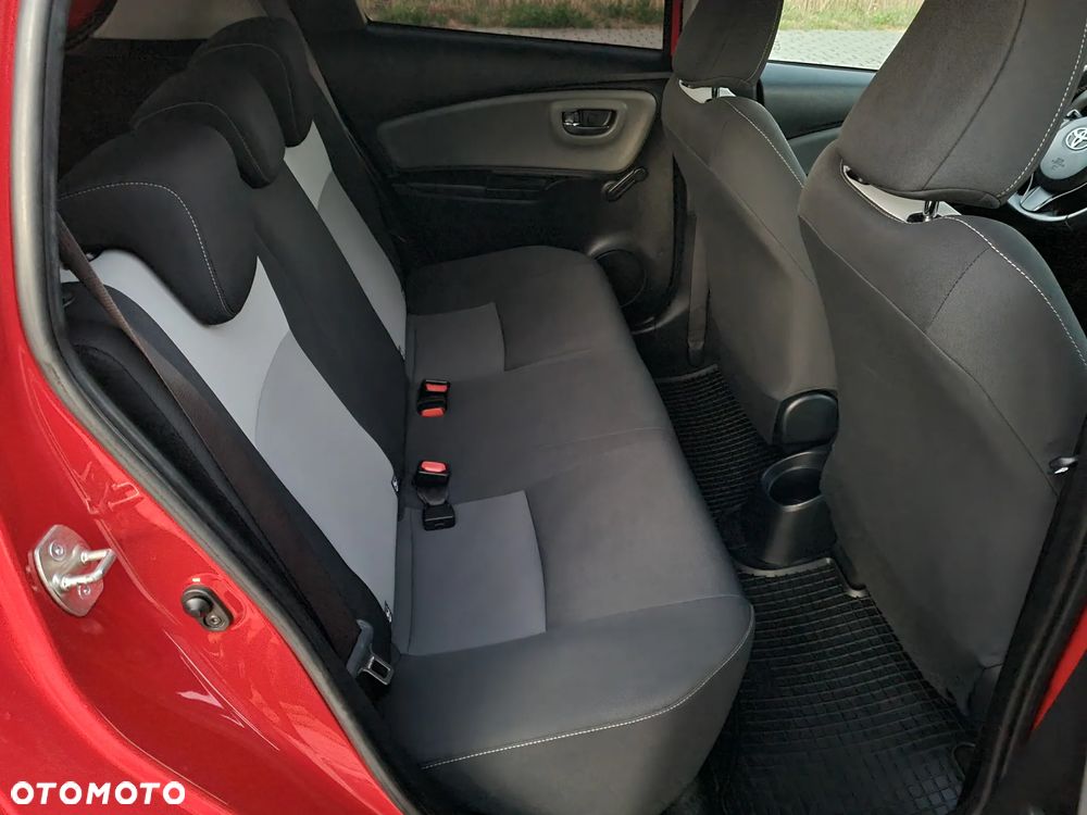 Toyota Yaris 1.5 Dynamic CVT - 12