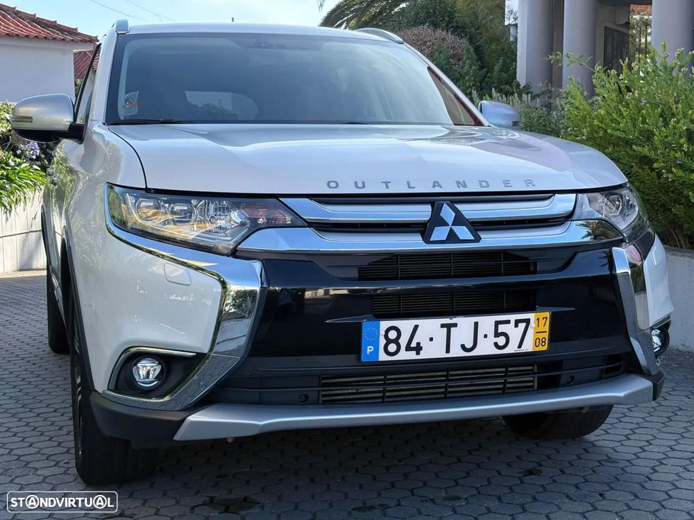 Mitsubishi Outlander 2.2 DI-D Instyle Navi - 10