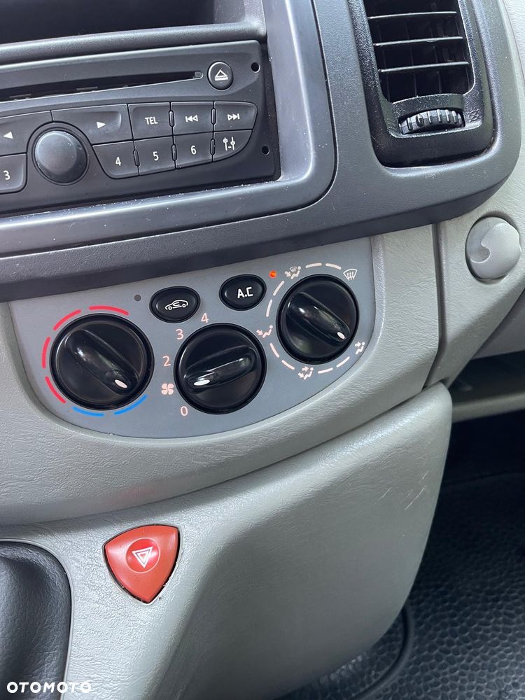 Renault Trafic - 11