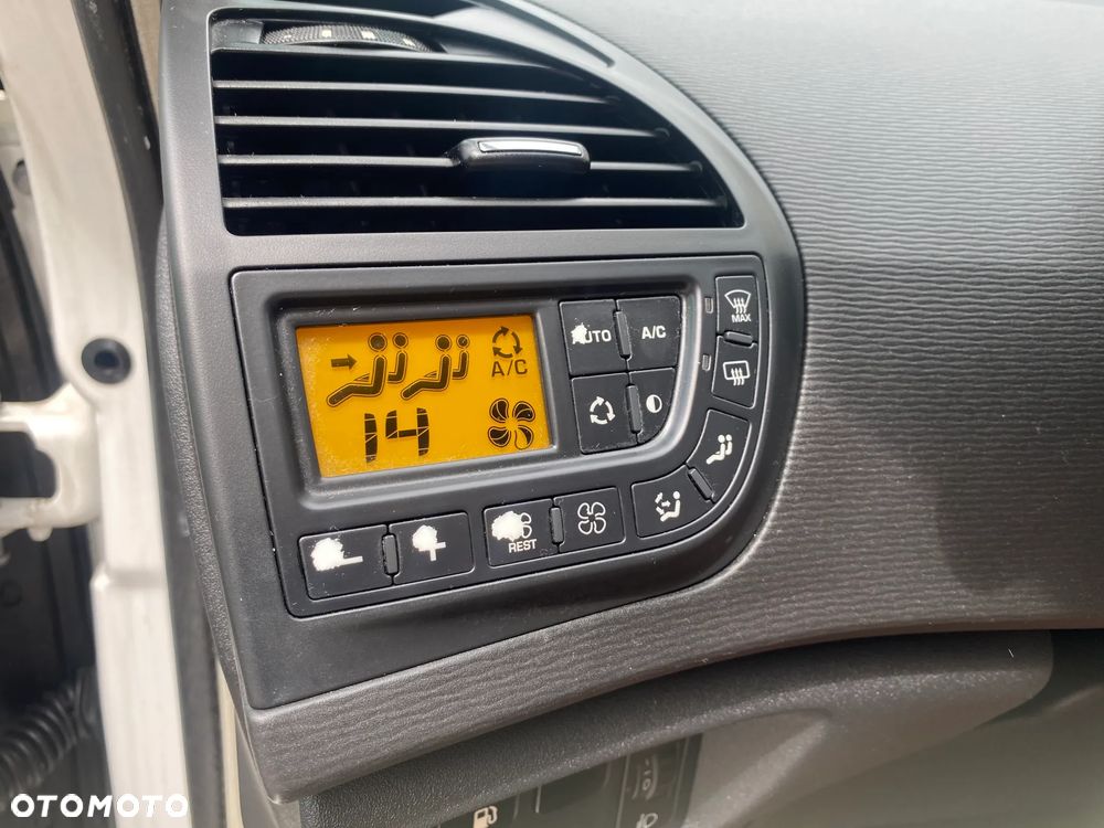 Citroën C4 Grand Picasso - 15