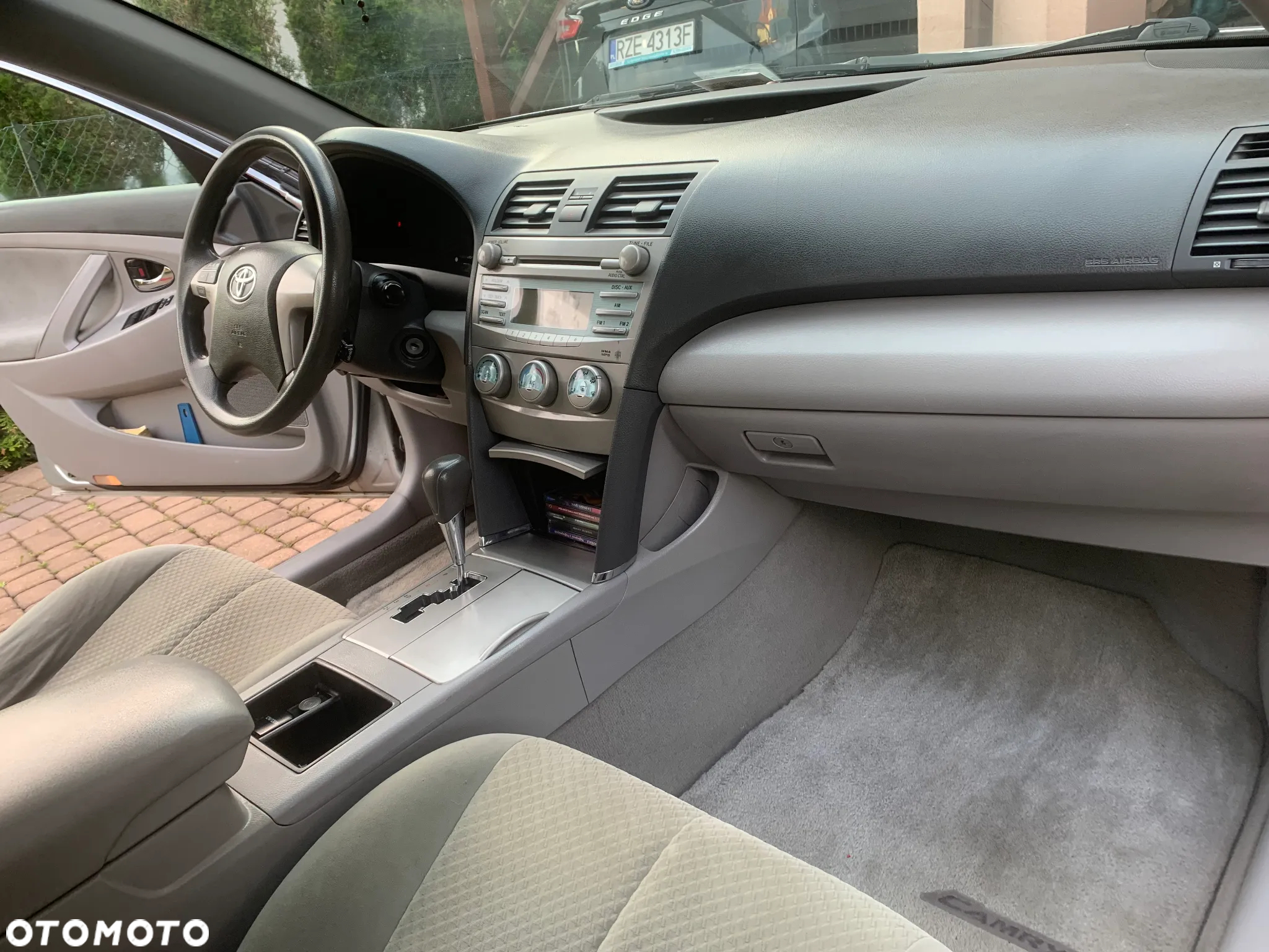 Toyota Camry 2.4 XLE - 2