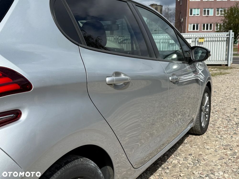 Peugeot 208 PureTech 82 Start & Stop Allure - 12