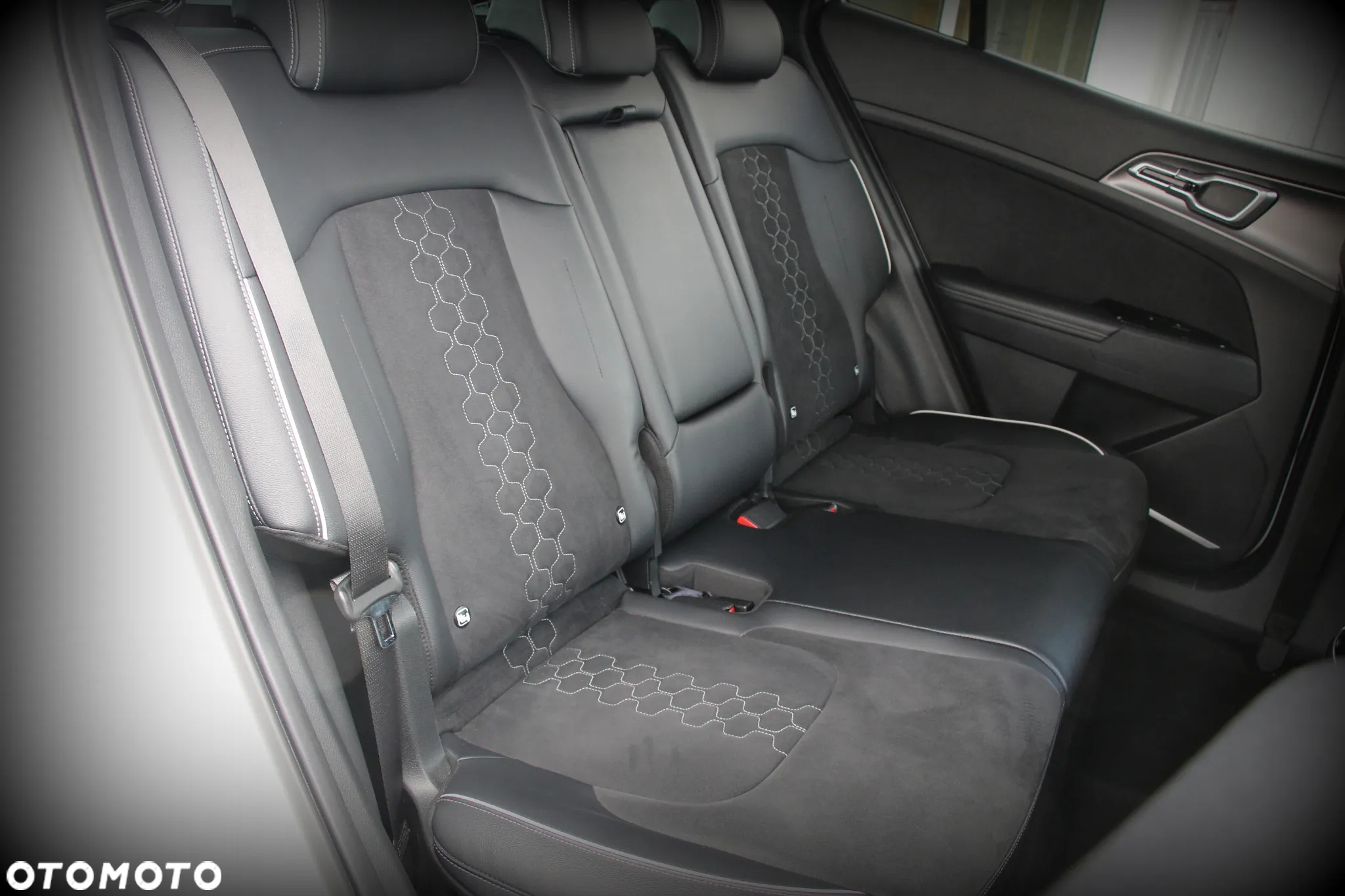 Kia Sportage 1.6 T-GDI AWD Plug-in Hybrid Paket GT-Line - 16