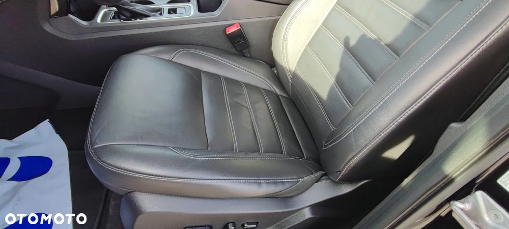 Ford Escape 2.0 EcoBoost AWD Titanium - 18