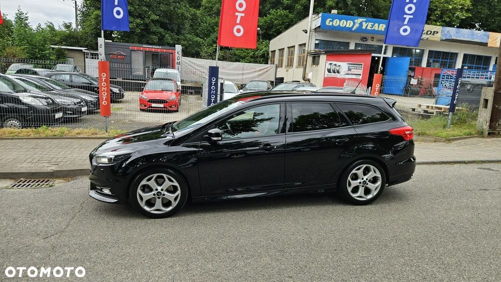Ford Focus 2.0 EcoBoost ST mit Leder-Sport-Paket - 16