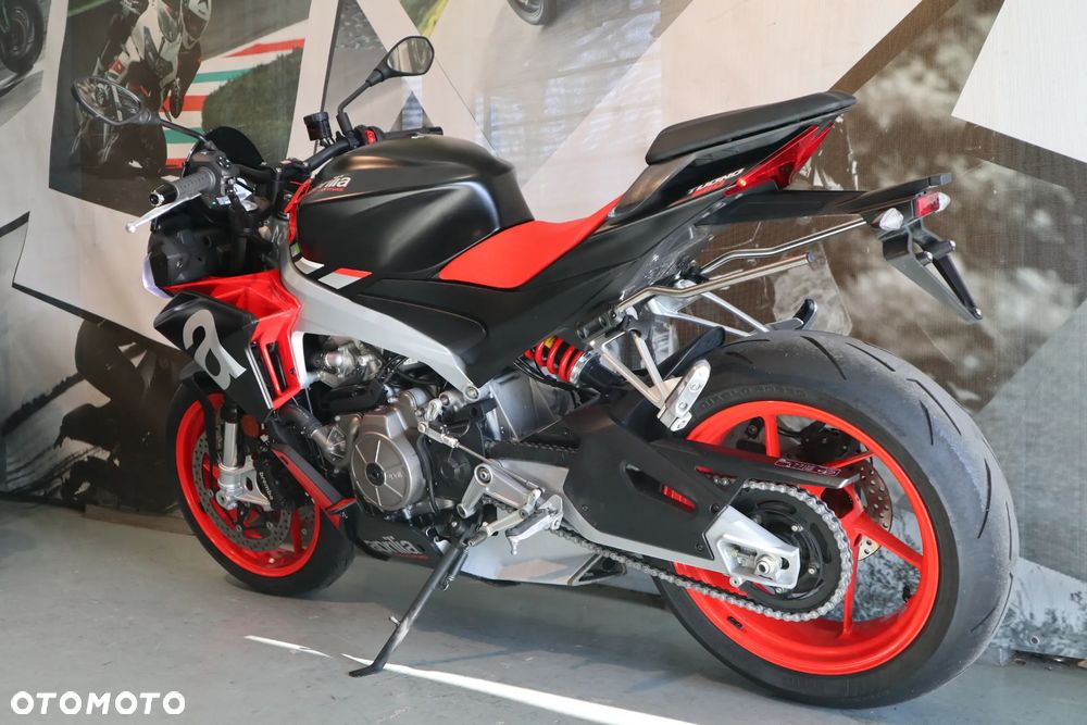 Aprilia Tuono - 8