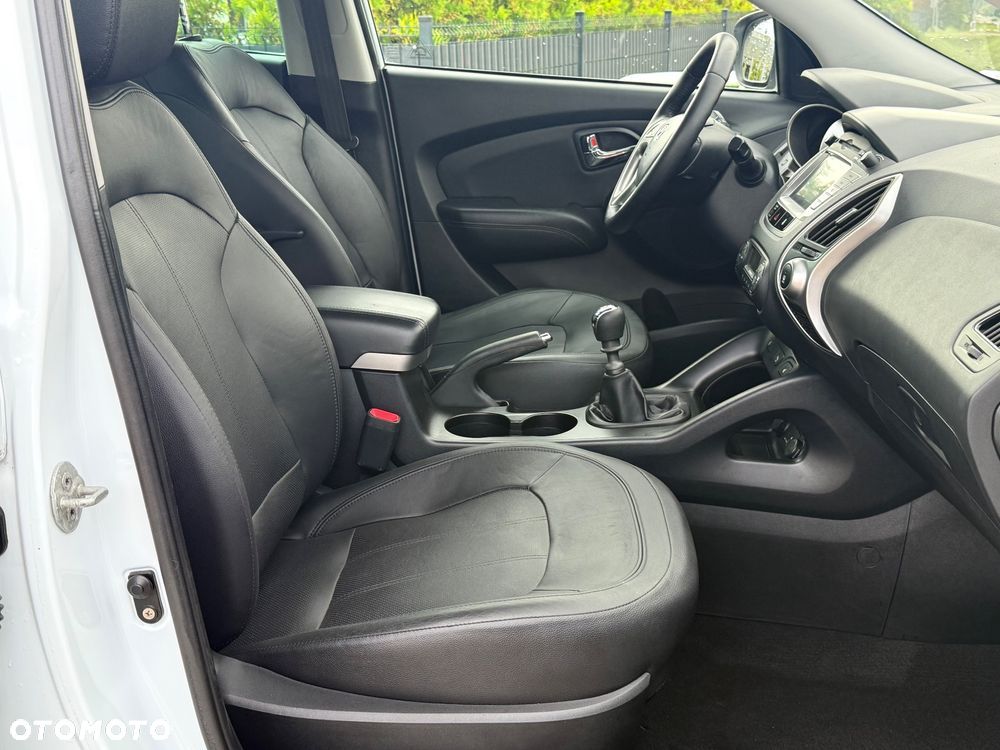 Hyundai ix35 ver-2-0-crdi-4wd-premium - 16