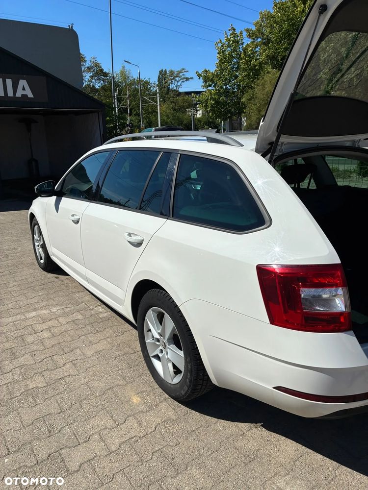 Skoda Octavia 1.6 TDI Ambition - 11