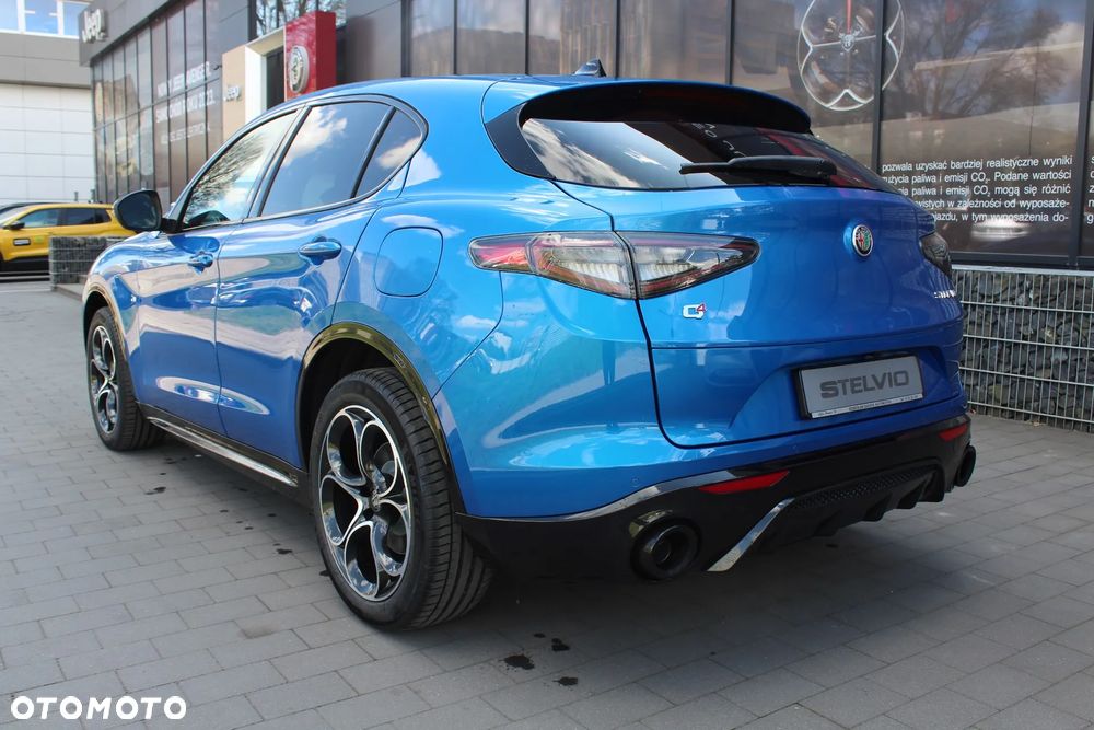 Alfa Romeo Stelvio - 11