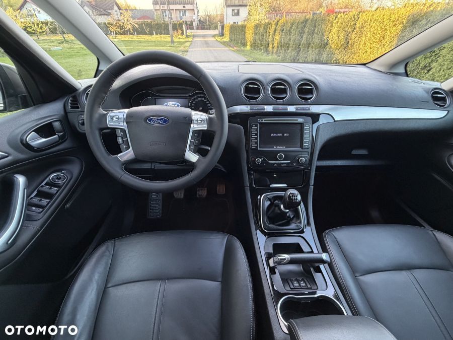 Ford S-Max - 25