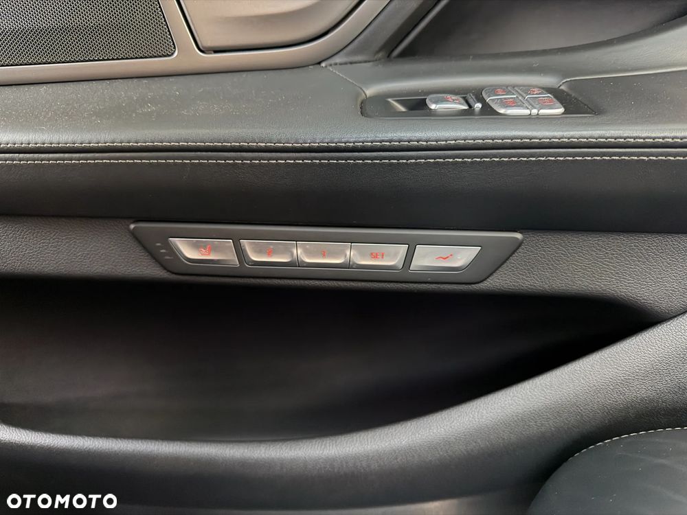 BMW Seria 7 - 11