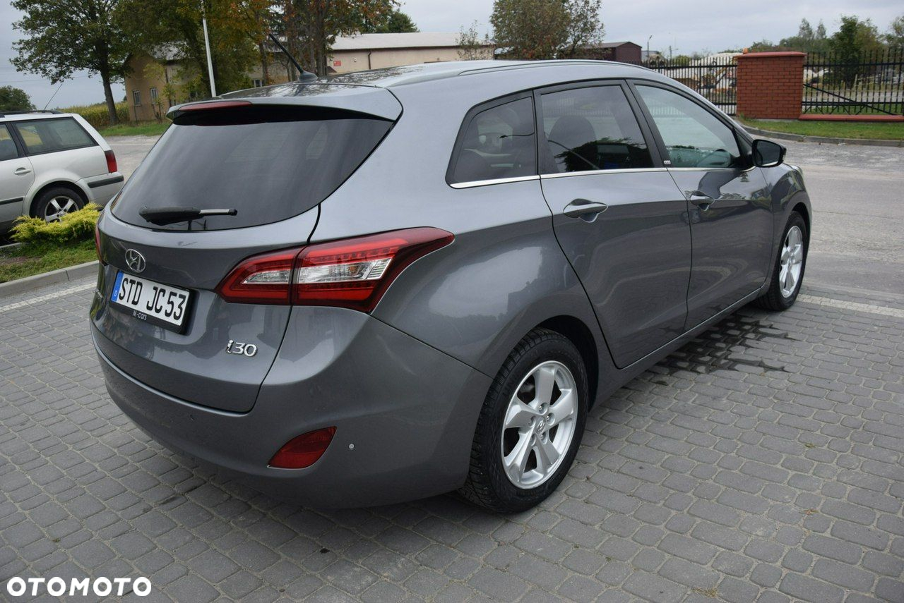Hyundai i30 blue 1.6 CRDi YES Gold - 11
