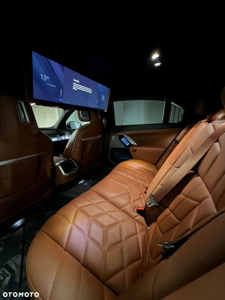 BMW Seria 7 - 23