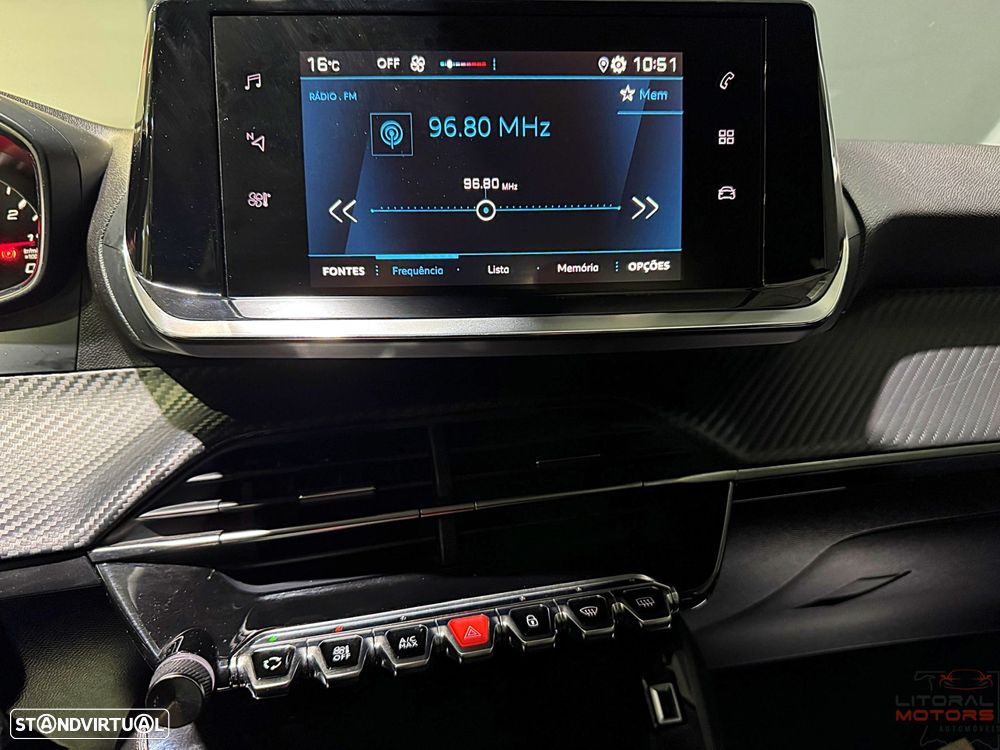 Peugeot 208 1.2 PureTech SE Style - 26