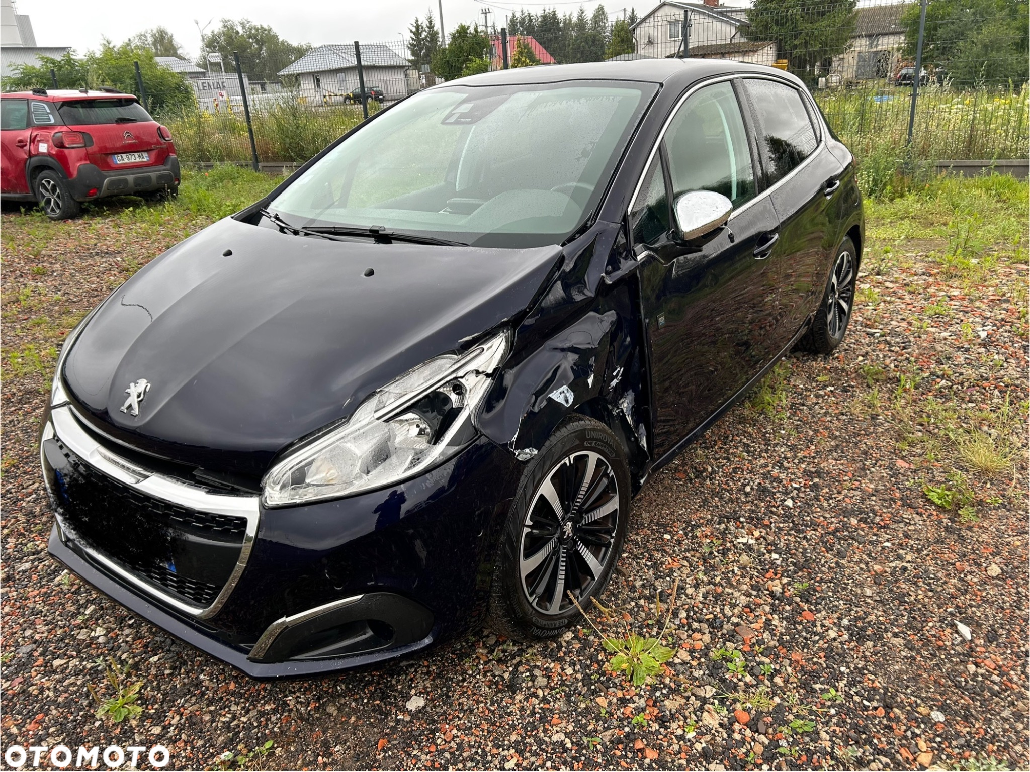 Peugeot 208 - 8