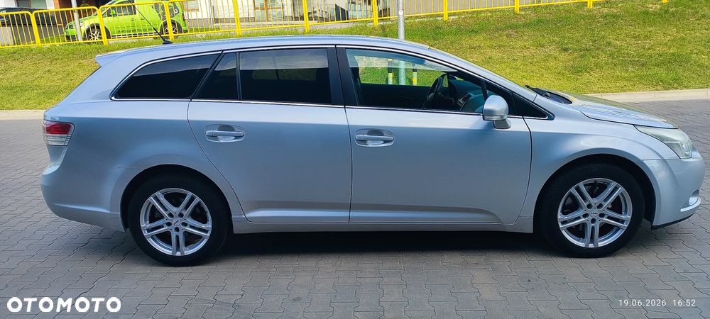 Toyota Avensis 2.2 D-4D Executive - 4