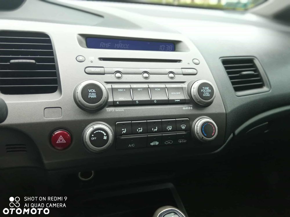Honda Civic 1.8 Comfort - 14