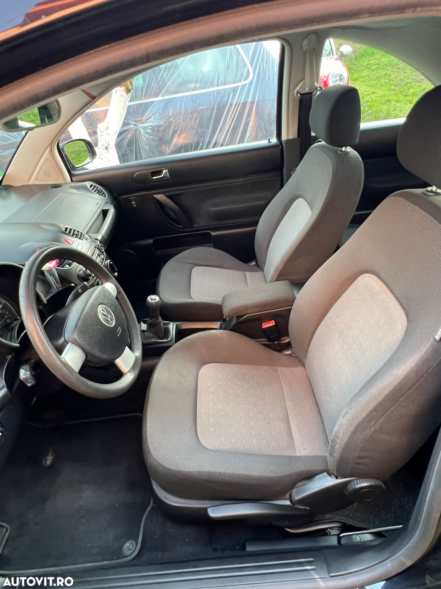 Volkswagen New Beetle - 16