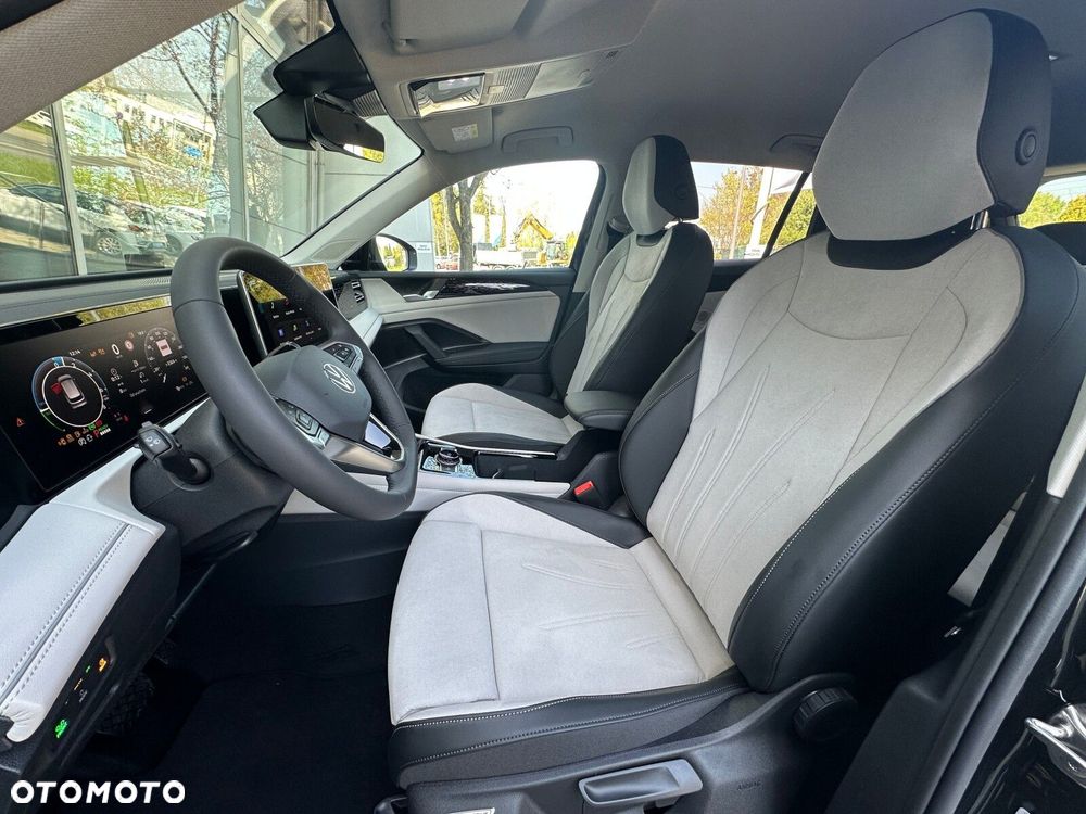 Volkswagen Tiguan - 12