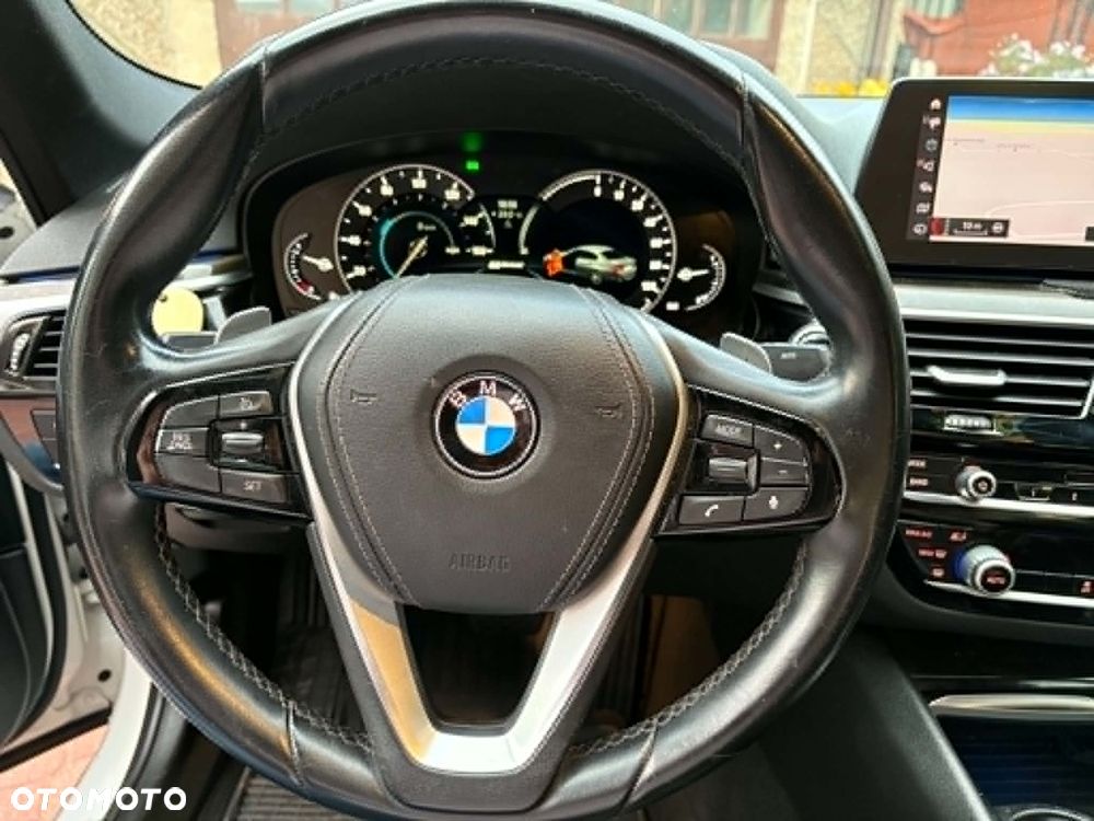 BMW Seria 5 530e iPerformance xDrive Luxury Line sport - 21