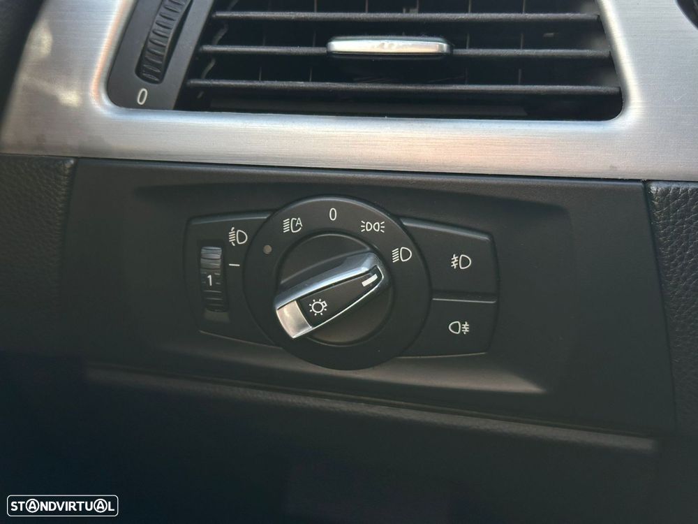 BMW 320 d Navigation - 12