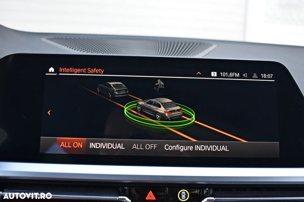 BMW Seria 3 320i Aut. M Sport - 25